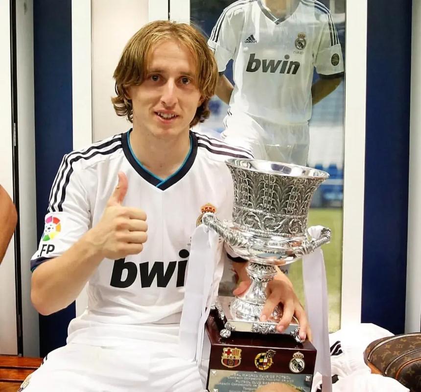 里程碑之战，麦肯尼迎来尤文生涯第200次出场